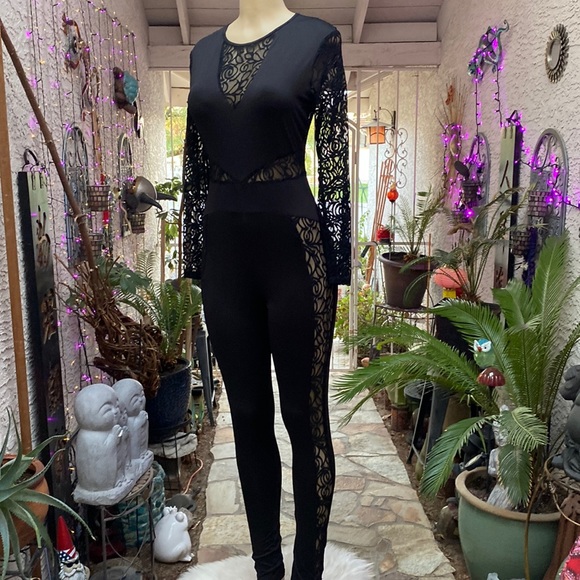🖤🖤BLACK CAT SUIT W/LACE SLEEVES🖤🖤 - Picture 1 of 8